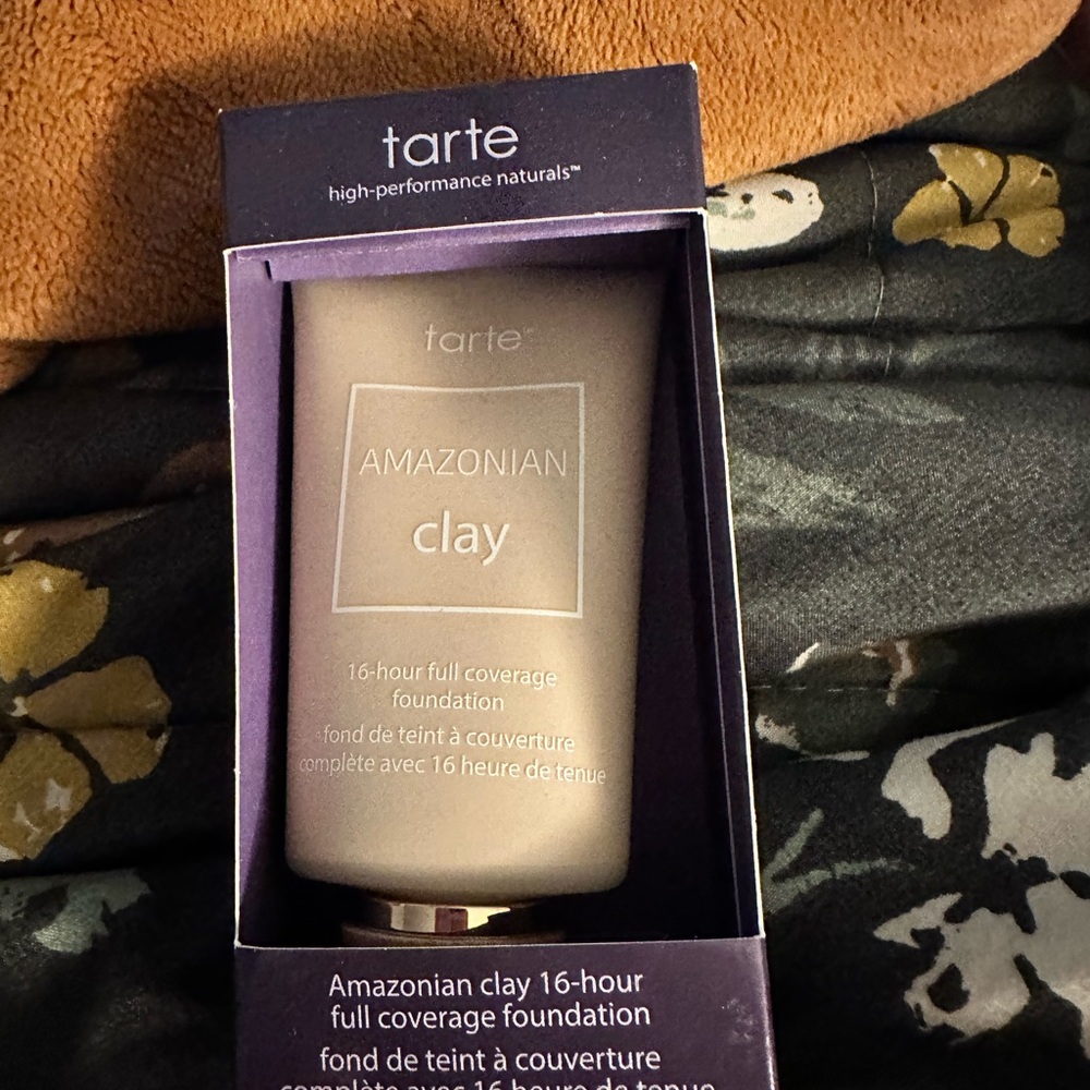 Light Neutral Foundation 20N